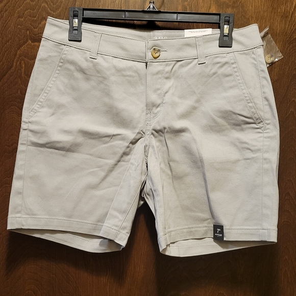 a.n.a Pants - a n.a. Women's Gray Twill Shorts NWT